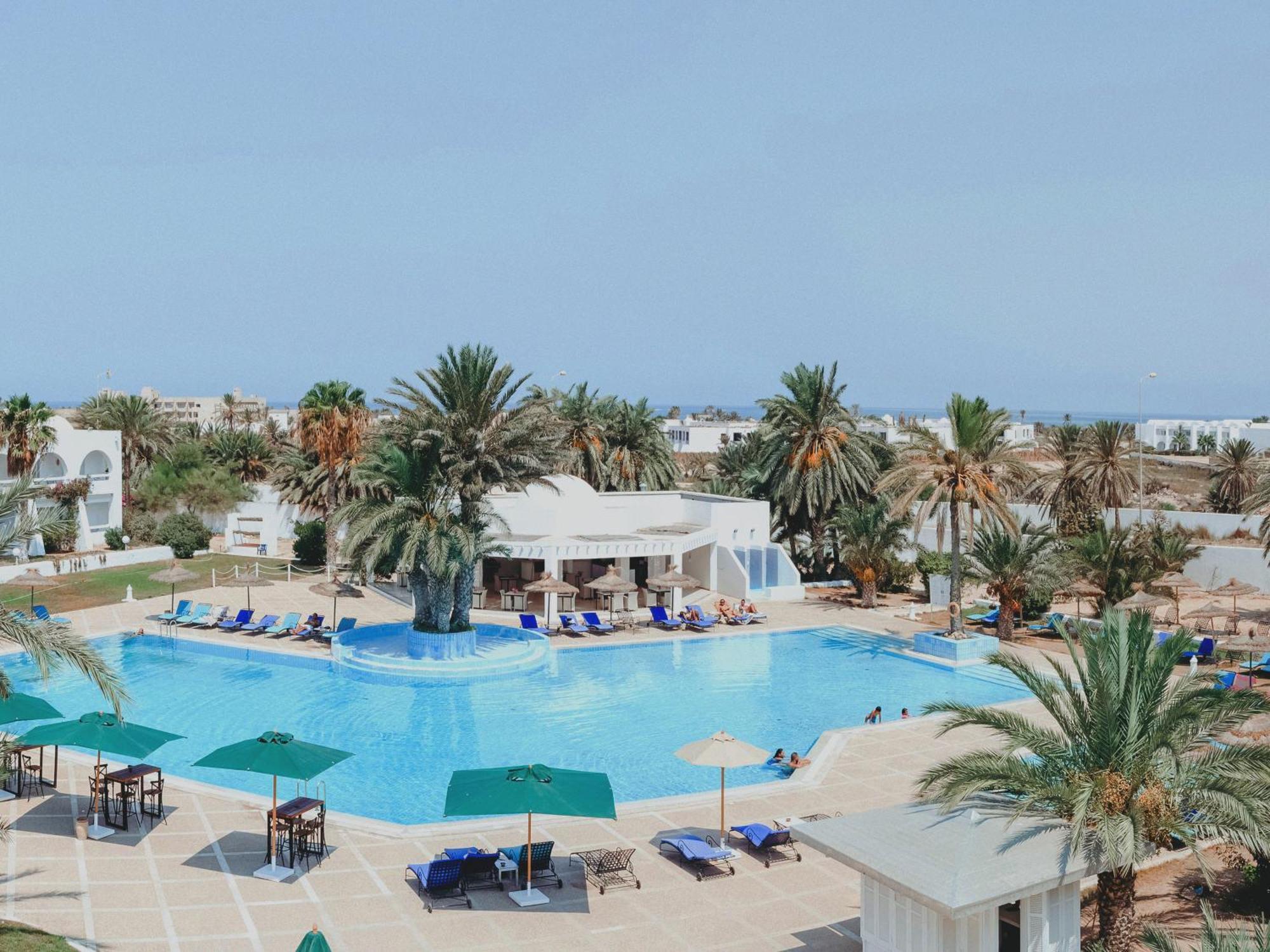 Hotel Bougainvillier Djerba Taguermess Exterior foto